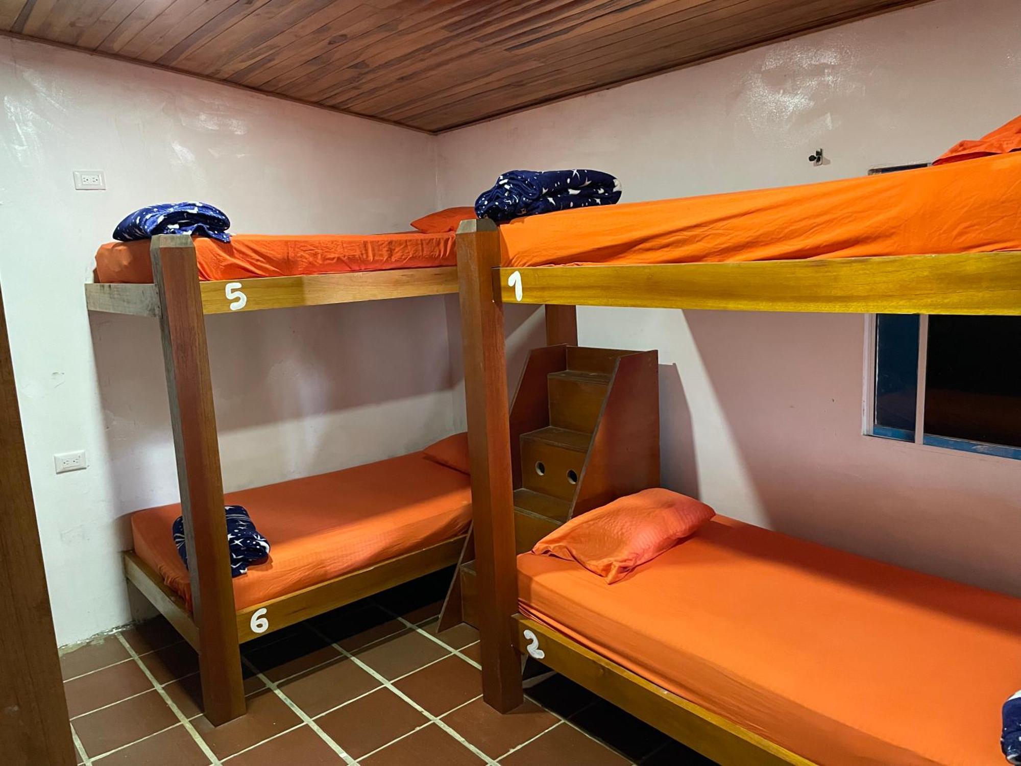 Hostal Sierra מינקה מראה חיצוני תמונה